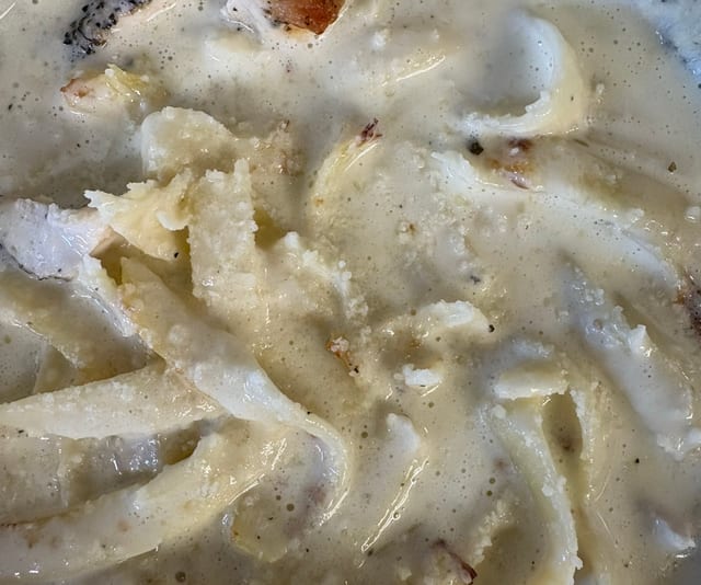 Fettuccine Alfredo (18oz).