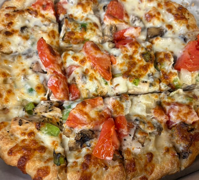 White Chicken Pizza (Medium 12").