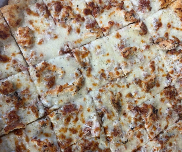 Chicken Bacon Ranch Pizza (Medium 12").